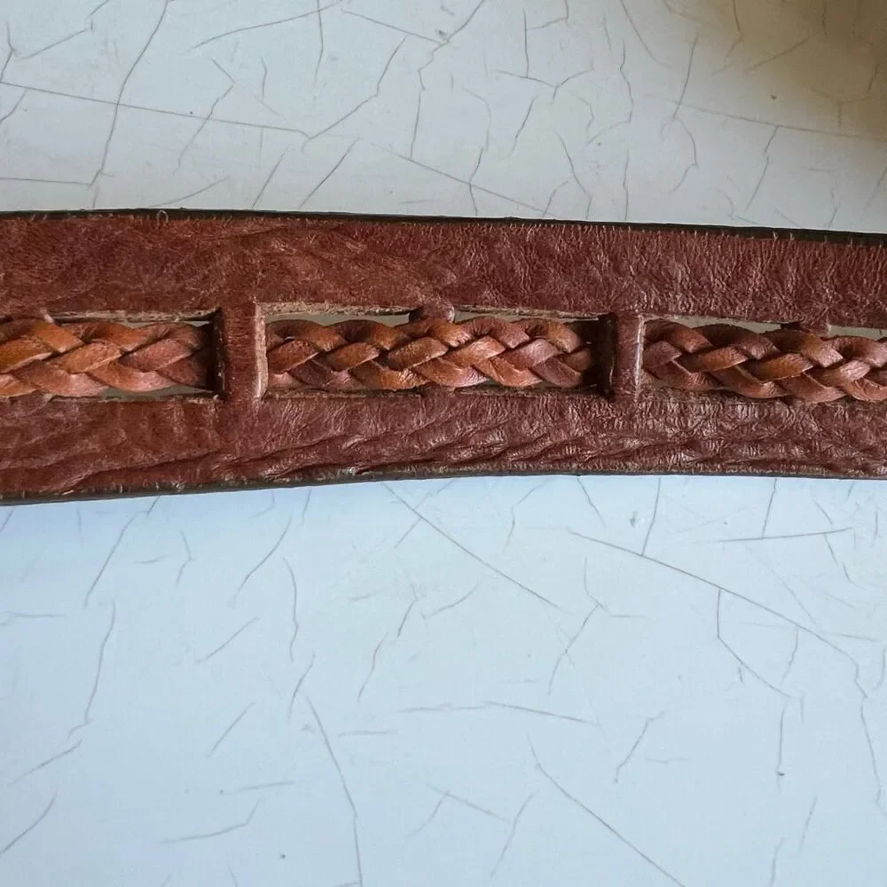 Will leather goods a vintage-style brown leather belt featuring embossed details
